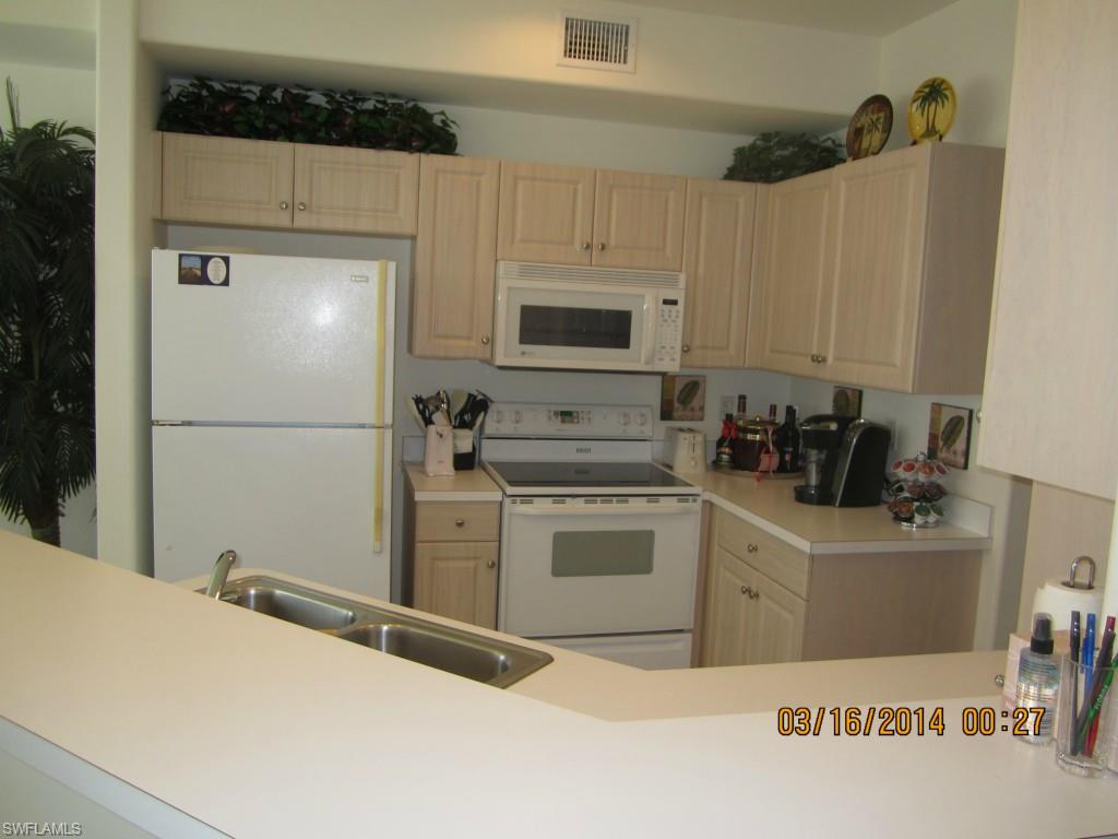 CLUBHOUSE VILLAS - Residential