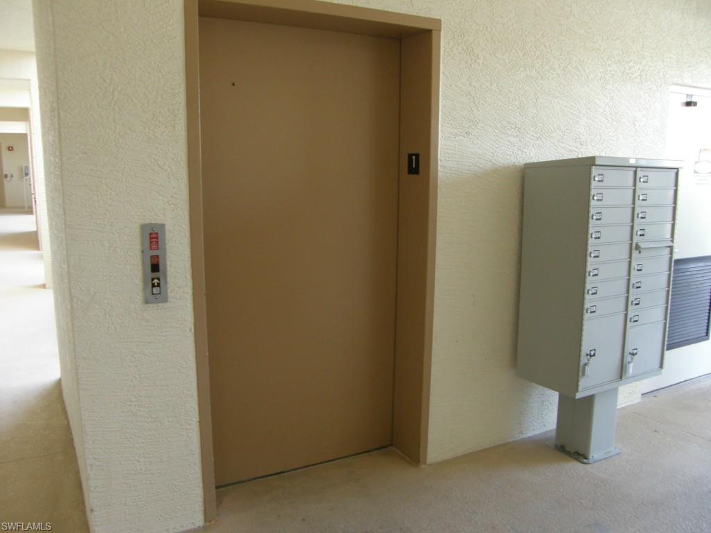 CLUBHOUSE VILLAS - Residential