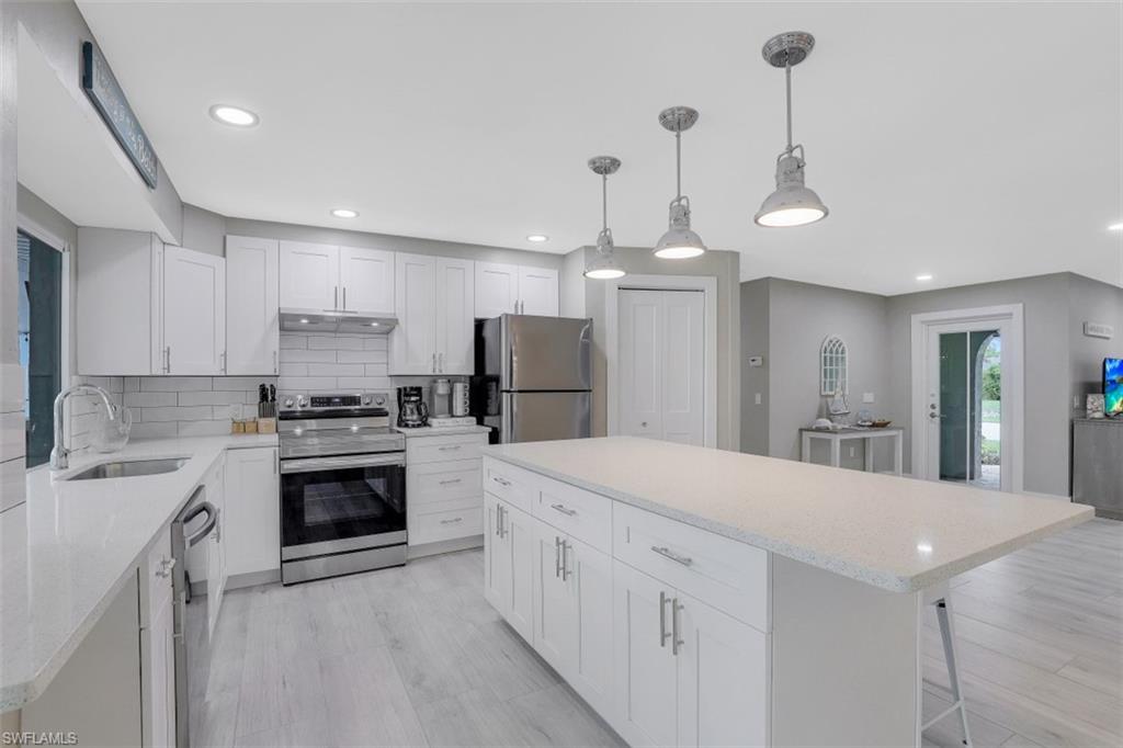 MARCO BEACH - Residential