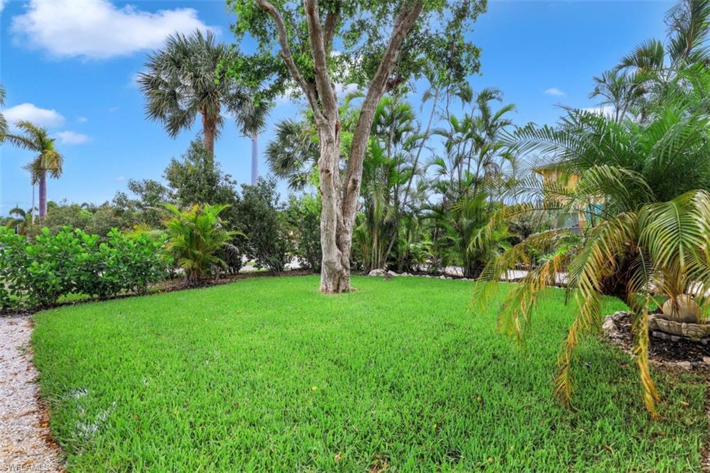 MARCO BEACH - Residential