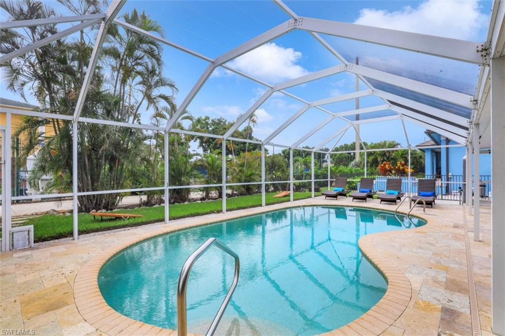 MARCO BEACH - Residential