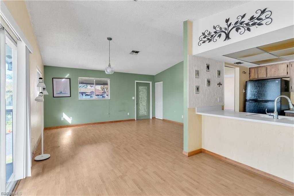 FOXMOOR VILLAGE CONDO - Residential