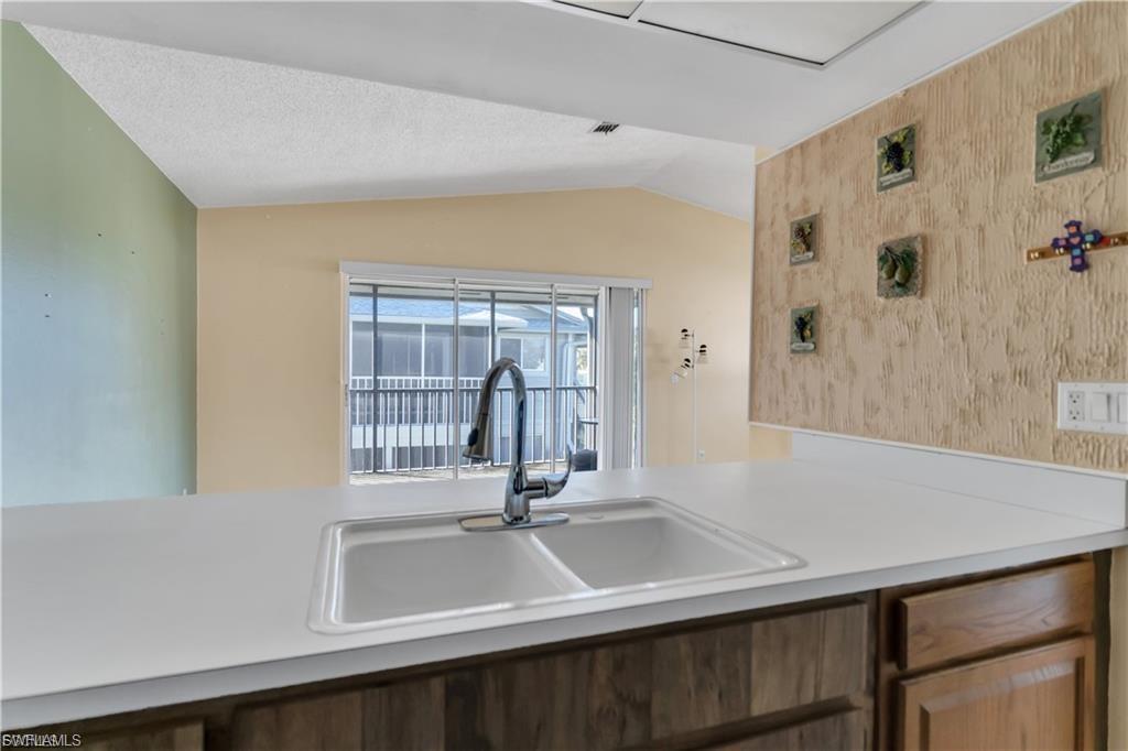 FOXMOOR VILLAGE CONDO - Residential