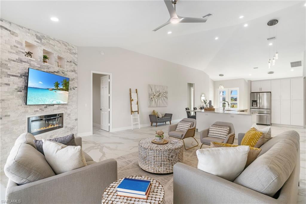 CAPE CORAL - Residential