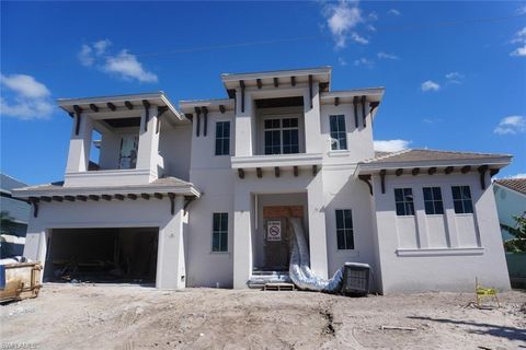 860 Banyan CT MARCO ISLAND FL 34145