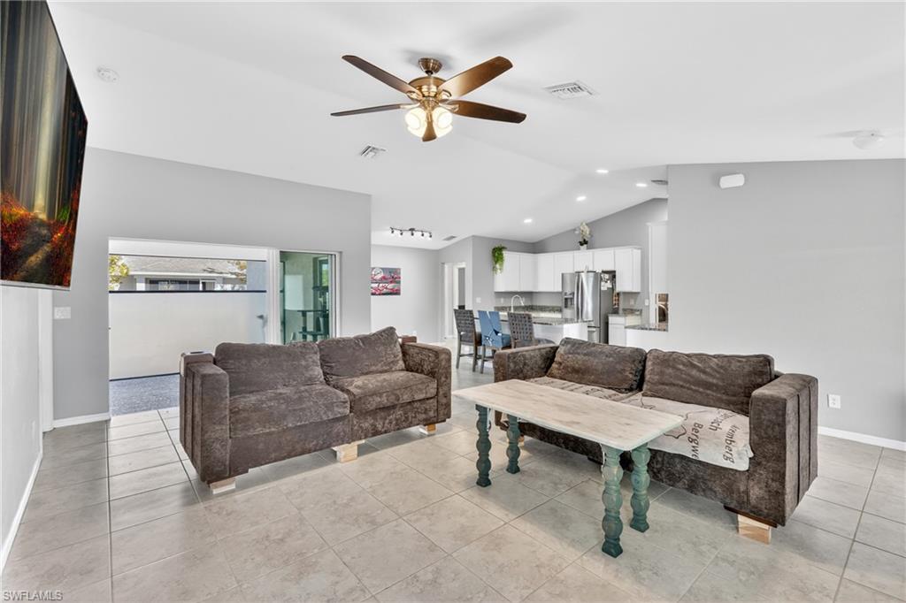 CAPE CORAL - Residential