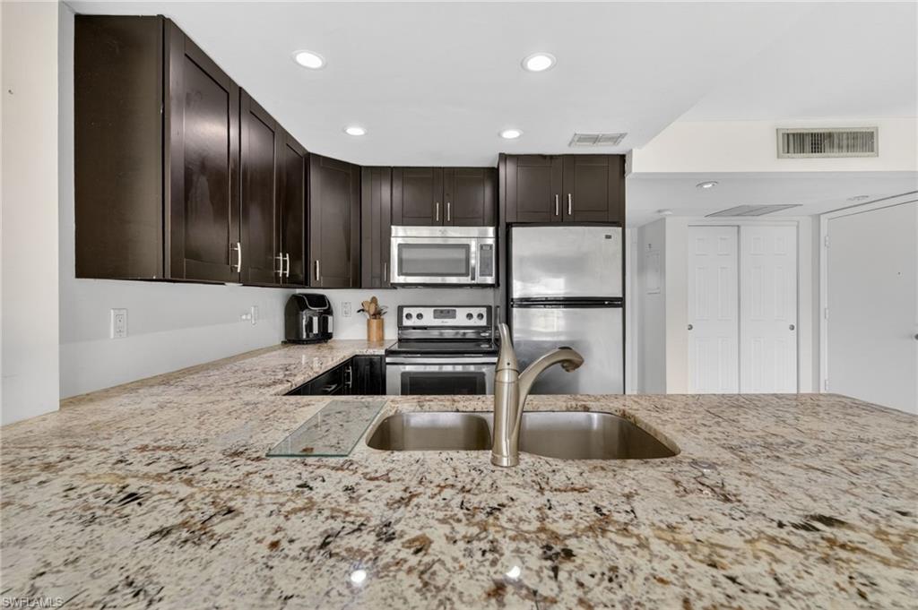 FOREST LAKES - Residential