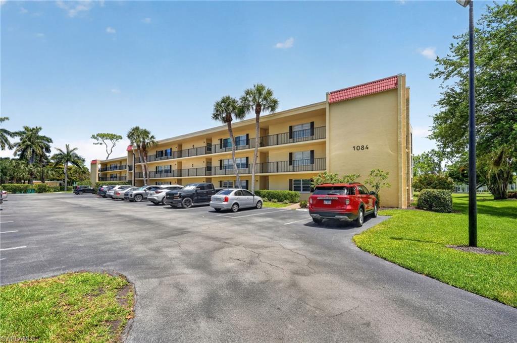 FOREST LAKES - Residential