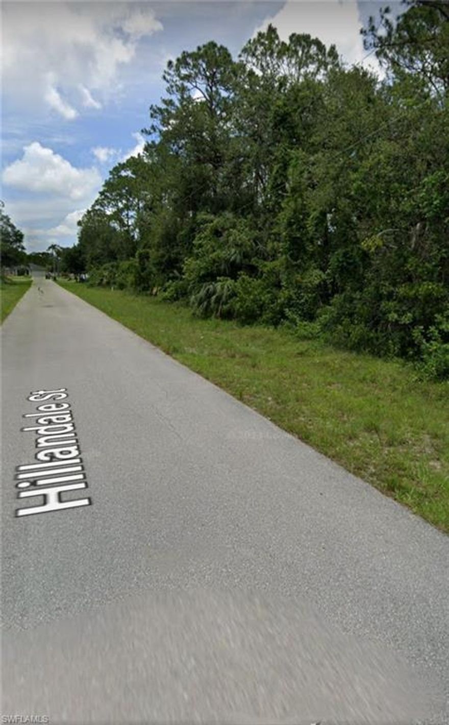 INVESTORS...LOCATION...DUPLEX OR SINGLE FAMILY LOT, ZONED RM-2! Not in a Flood zone- X. This is a great opportunity to purchase a highly desirable zoned RESIDENTIAL MULTI-FAMILY vacant lot located only minutes from Fort Myers, I-75, Restaurants, Airport, Publix, Wal-Mart, Shopping and much more! Build an income producing property that will be a great future investment or live in one side and rent the other! Located in a quite country desirable area of Buckingham with oak tress on the property. Don't let this one get away!