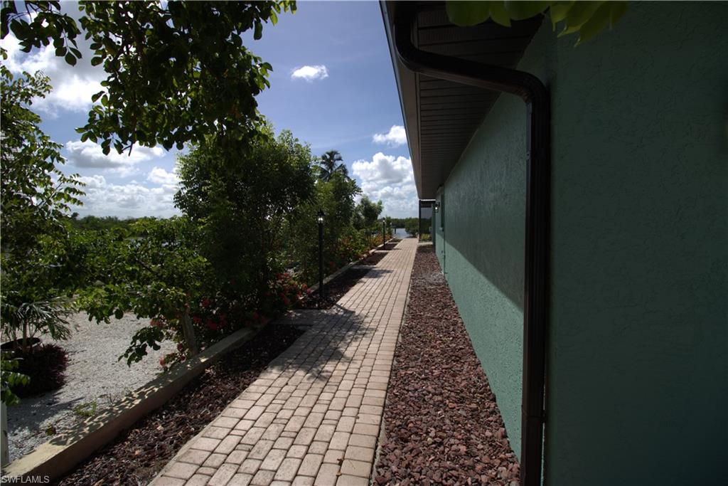 CHARLOTTE SHORES - Residential