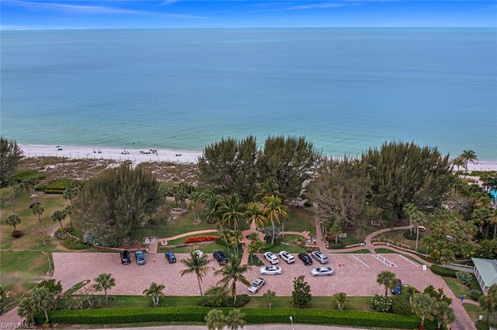 MOORINGS - Residential