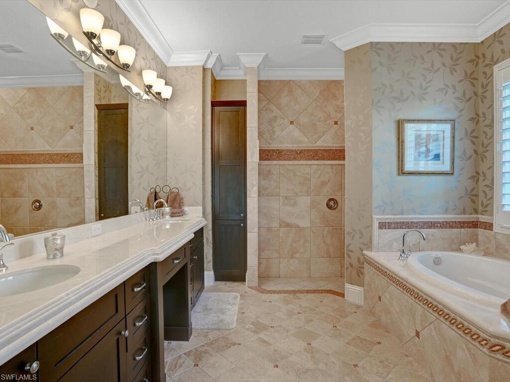 CAPE HARBOUR - Residential