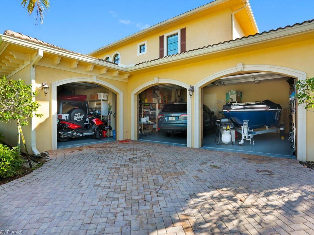 CAPE HARBOUR - Residential