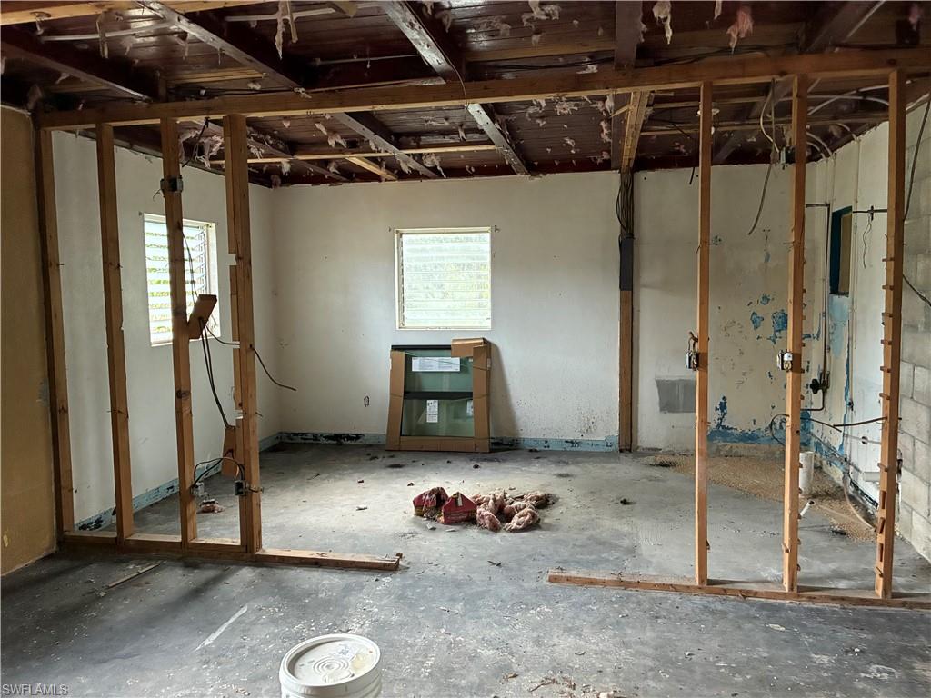 RUSSELL PARK ANEX - Residential