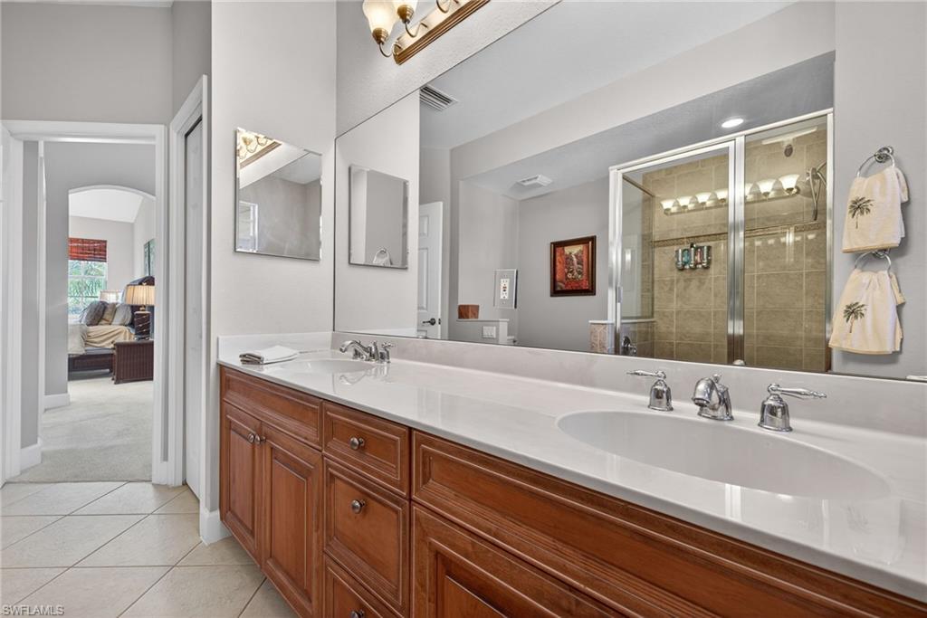 CROWN COLONY - Residential