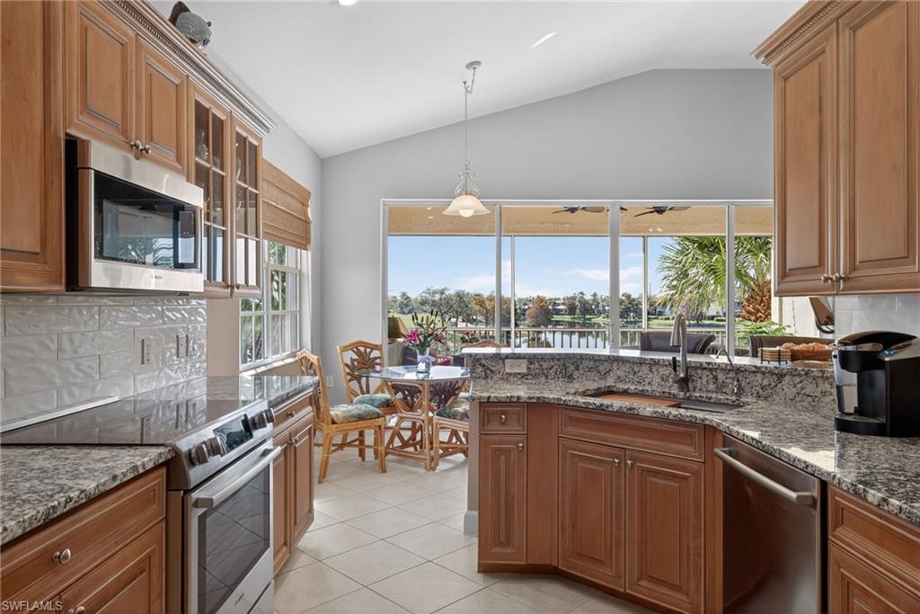 CROWN COLONY - Residential