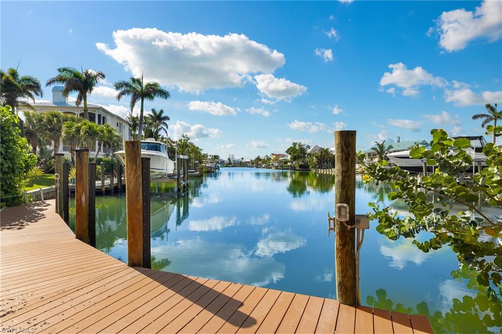 1581 San Carlos Bay DR