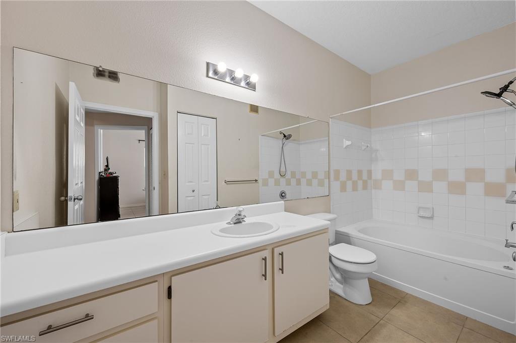 ROYAL GREENS - Residential