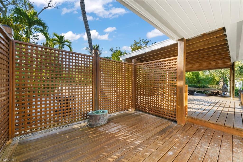 SANIBEL HIGHLANDS - Residential