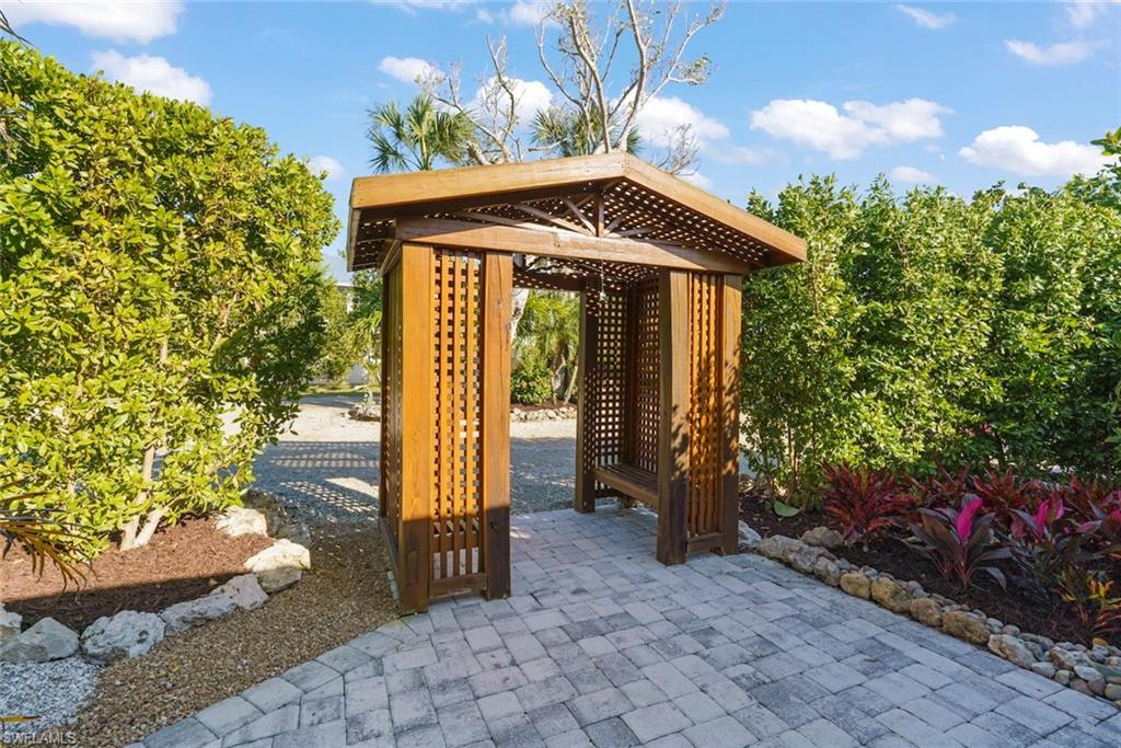 SANIBEL HIGHLANDS - Residential