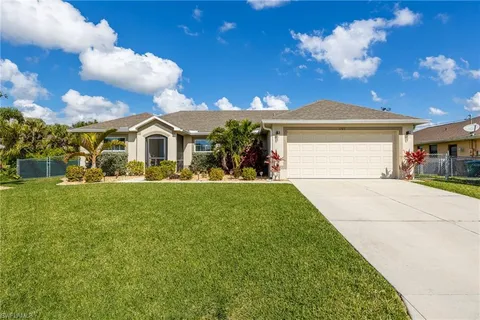 1105 SE 33rd St, Cape Coral, FL 33904 - #: 225017060