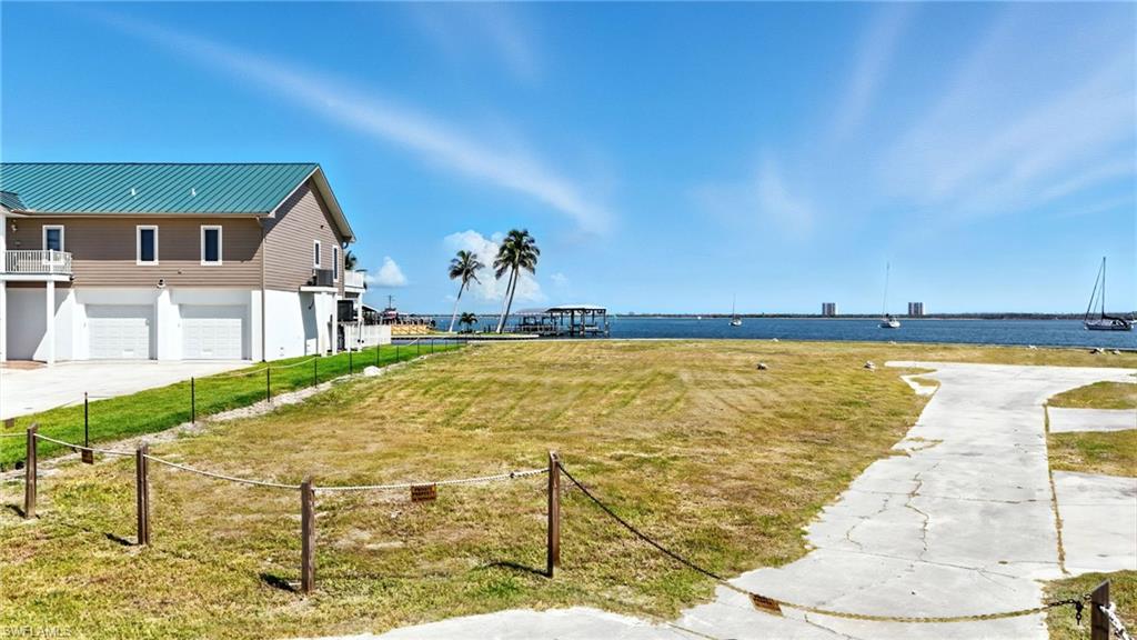 ISLAND SHORES - Land