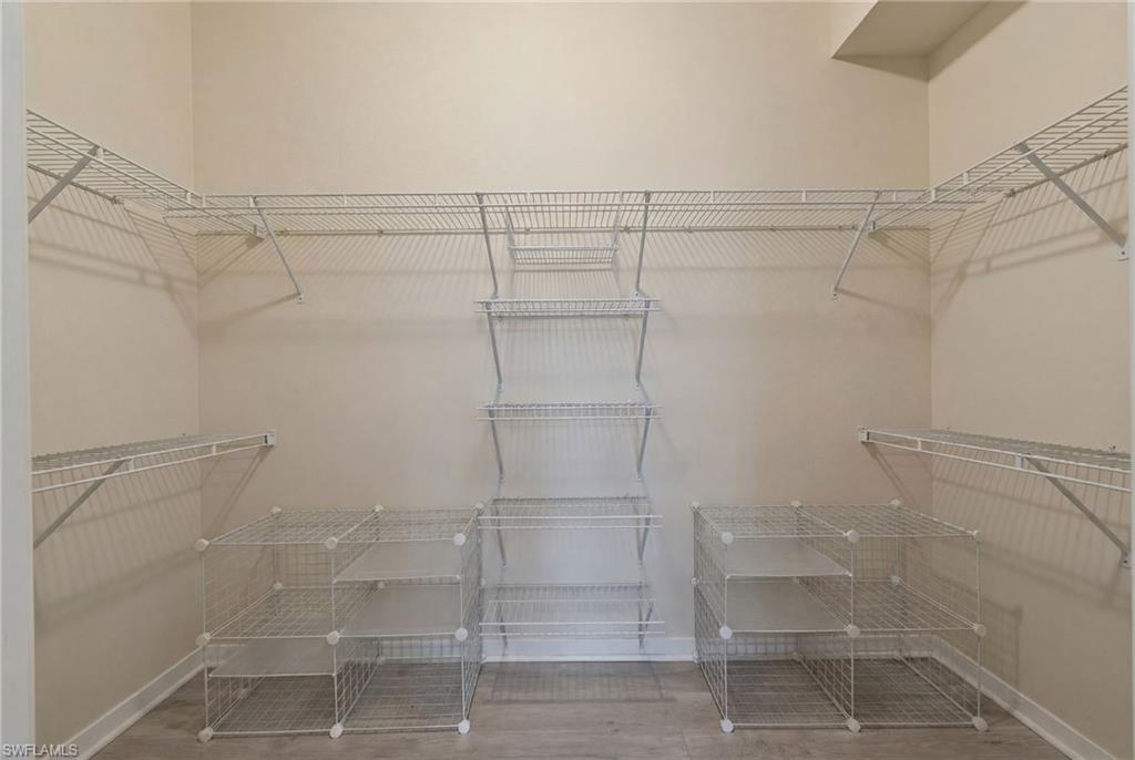 BAY PARK - Residential