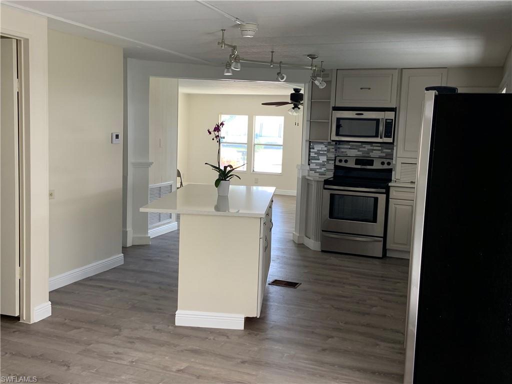 IMPERIAL HARBOR - Residential