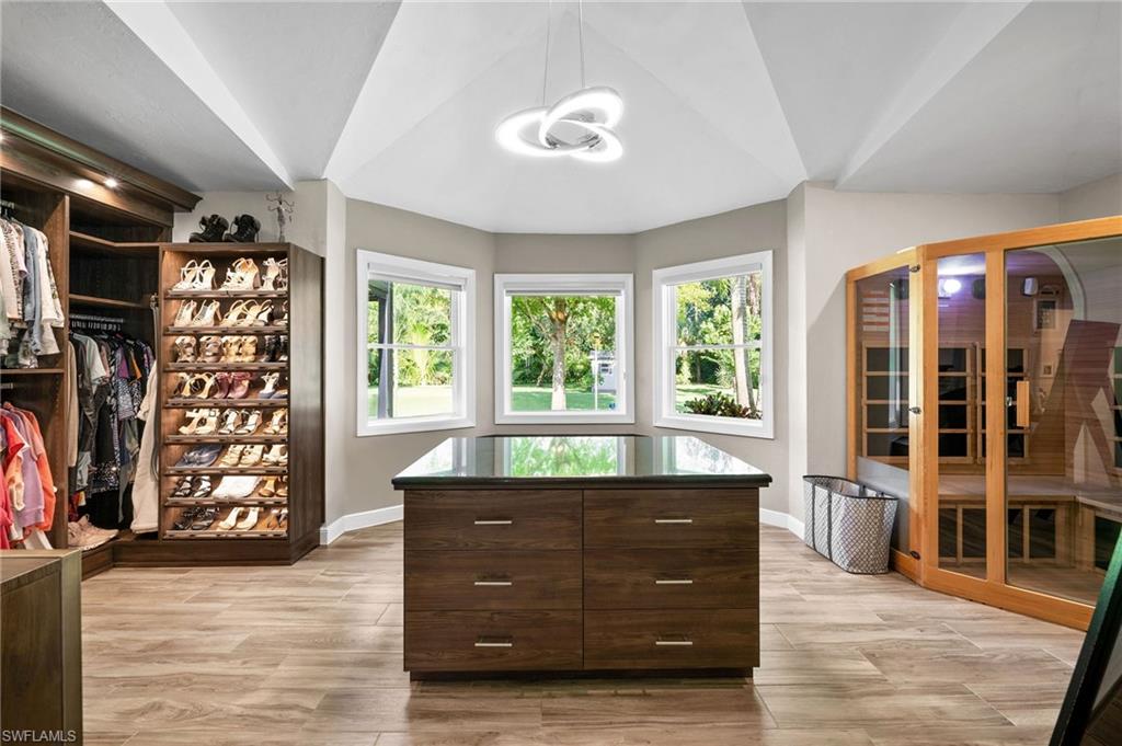 PINE RIDGE - Residential