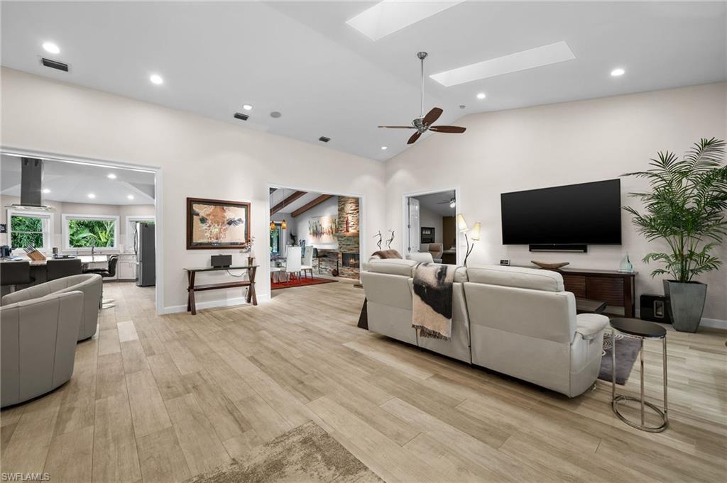 PINE RIDGE - Residential