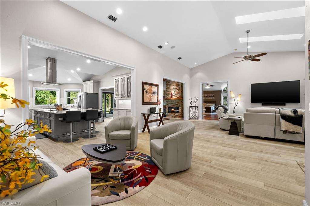 PINE RIDGE - Residential