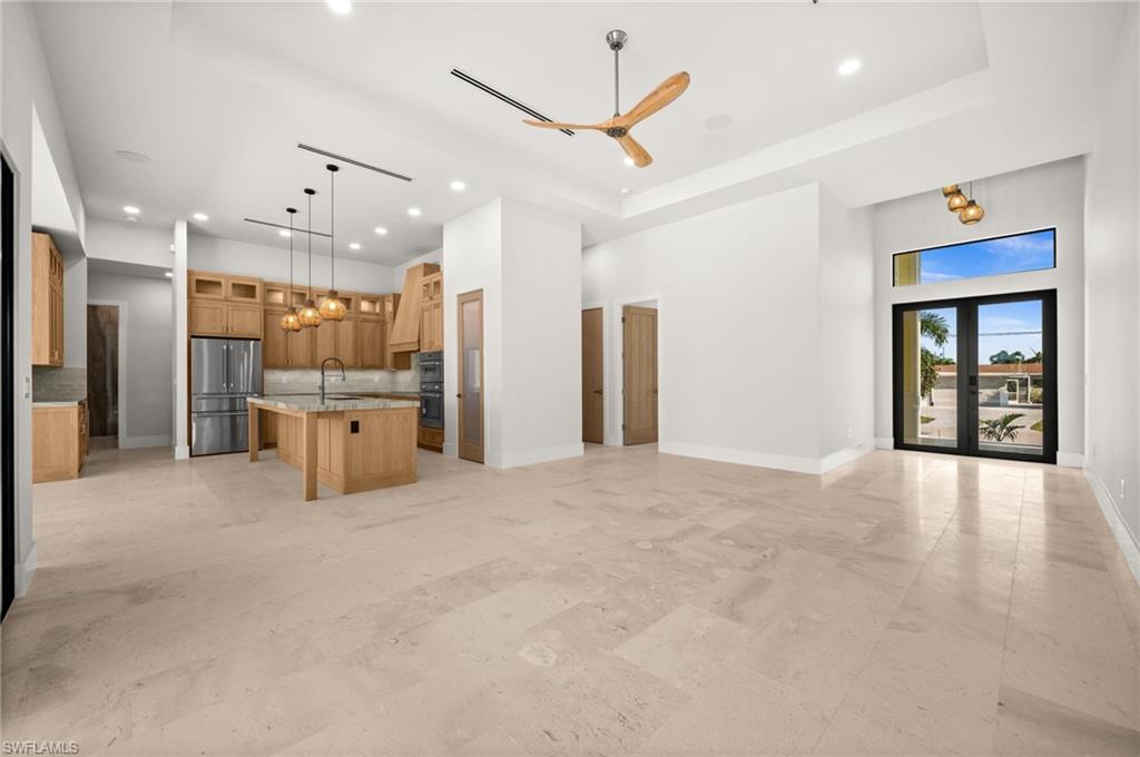 YACHT CLUB - Residential