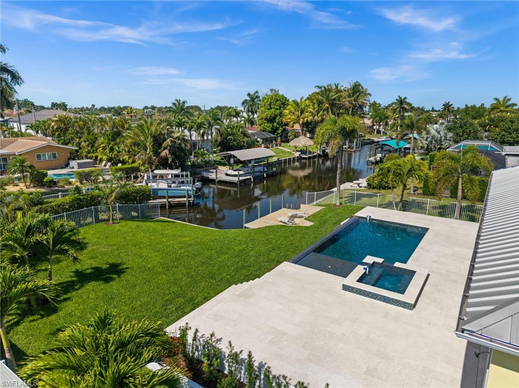 YACHT CLUB - Residential