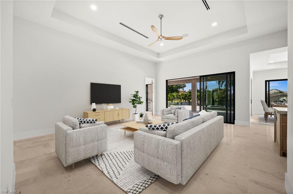 YACHT CLUB - Residential
