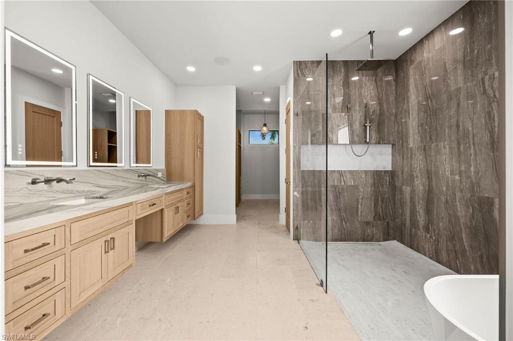 YACHT CLUB - Residential