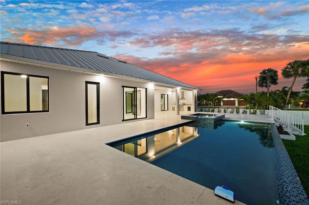 YACHT CLUB - Residential