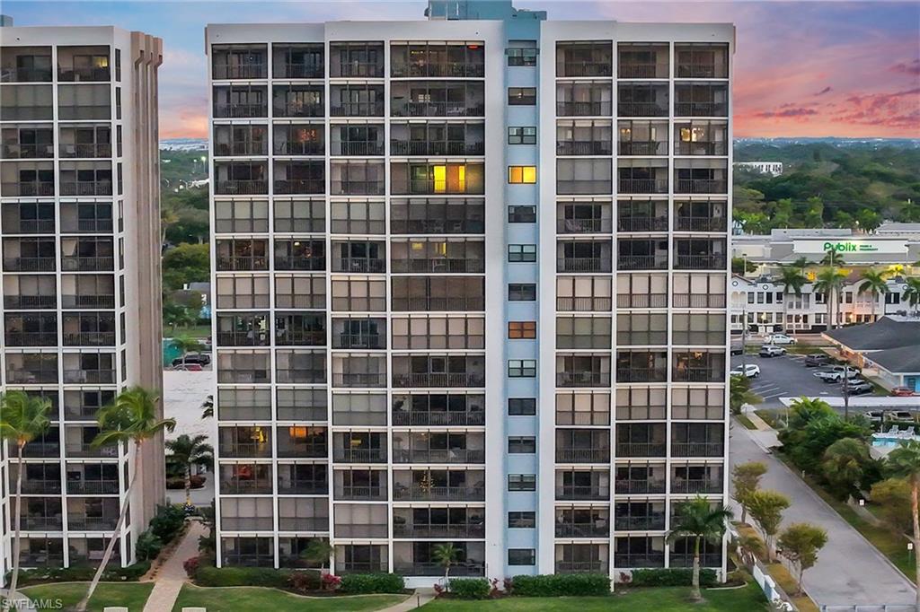 SUNSET ROYALE - Residential