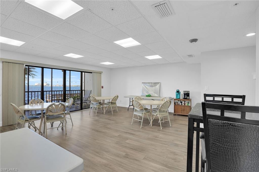 SUNSET ROYALE - Residential