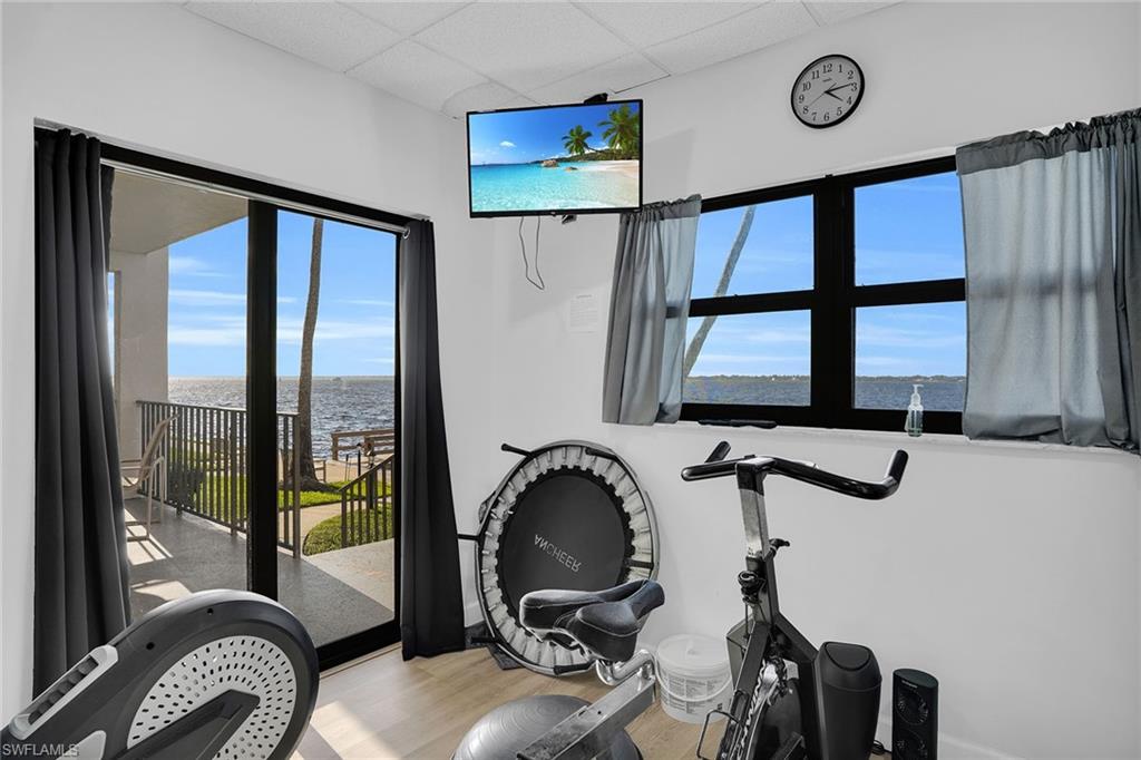 SUNSET ROYALE - Residential