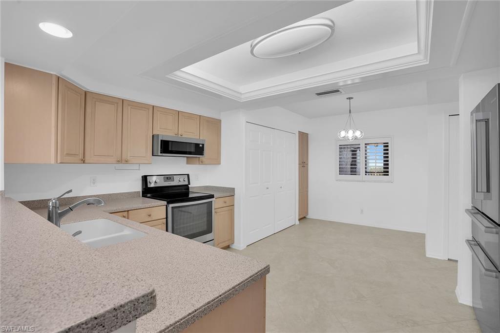 SUNSET ROYALE - Residential