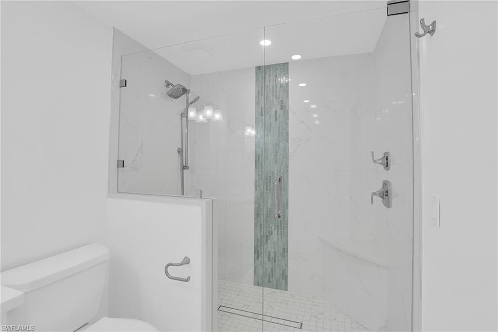 SUNSET ROYALE - Residential