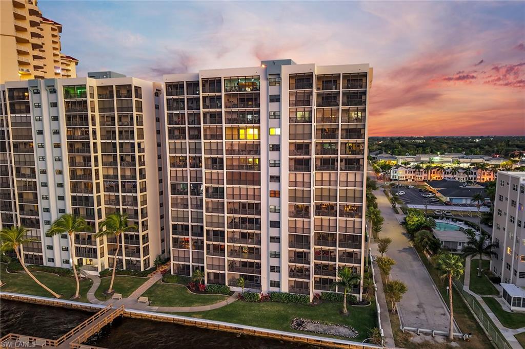 SUNSET ROYALE - Residential