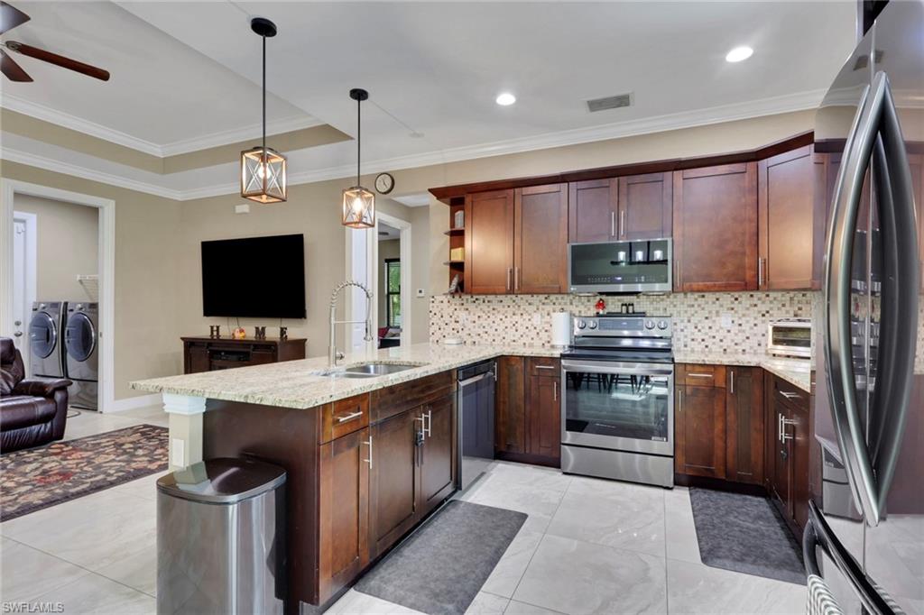 GOLDEN GATE ESTATES - Residential