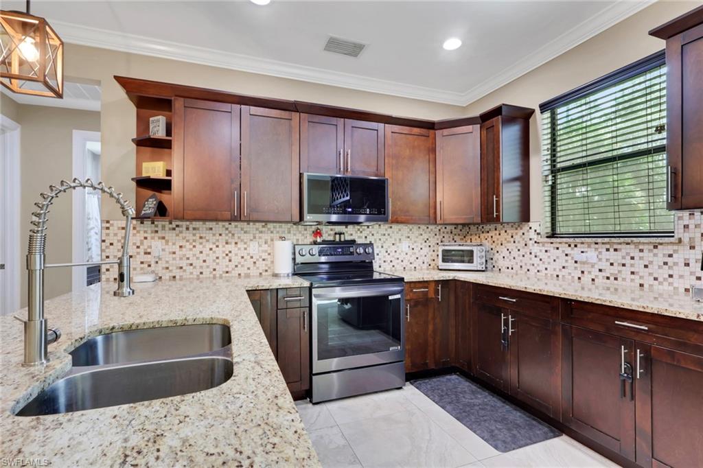 GOLDEN GATE ESTATES - Residential