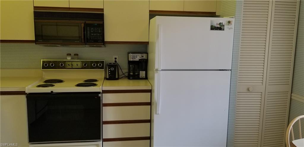 COBBLESTONE COURT - Residential