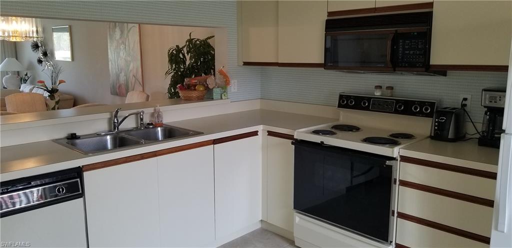 COBBLESTONE COURT - Residential