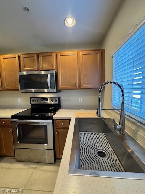 TOWNHOMES AT STONEYBROOK - Residential