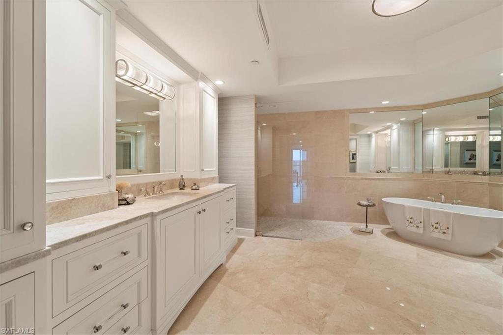 TRIESTE AT BAY COLONY - Residential