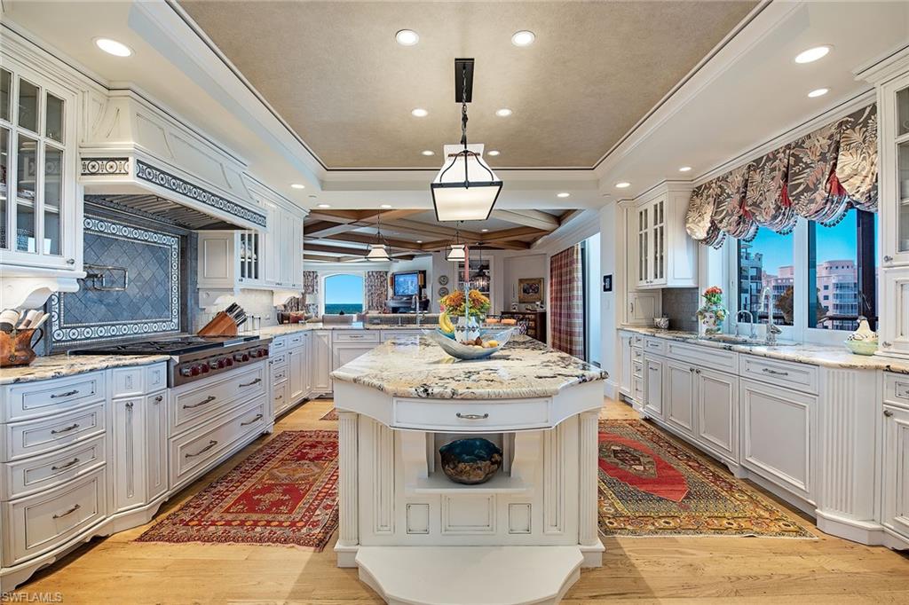 WINDSOR AT BAY COLONY - Residential