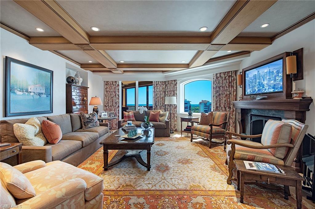 WINDSOR AT BAY COLONY - Residential